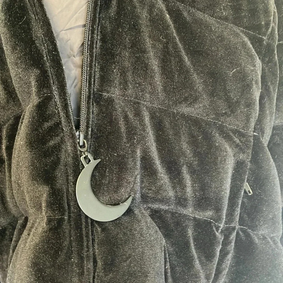 Killstar quilted  velvet hooded faux fur lace jacket - Picture 4 of 7